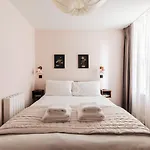Redland Suites - Apartment 3