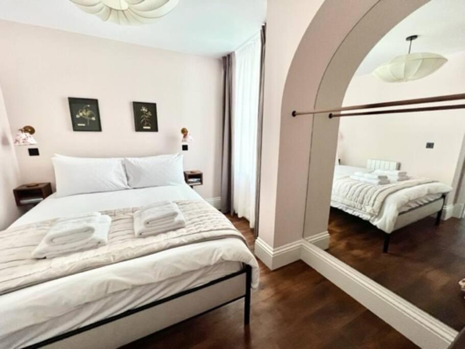 Redland - 3 *